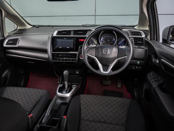 Honda Fit III с пробегом 2015 года, цена 940 000 рублей, 130675 км, хэтчбек, Автокод Объявления