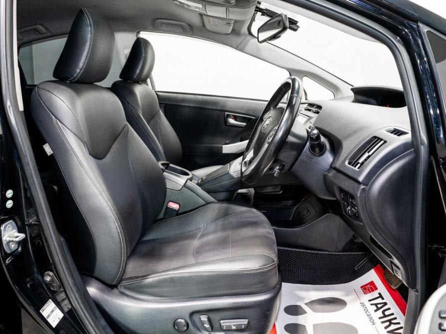 Toyota Prius III Рестайлинг (XW30) Чита  - изображение 6