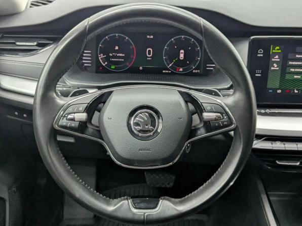 Skoda Octavia IV (A8) с пробегом 2021 года, цена 2 249 000 рублей, 98121 км, лифтбек, Автокод Объявления