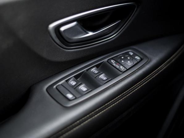 Renault Scenic IV с пробегом 2017 года, цена 1 280 000 рублей, 176515 км, минивэн, Автокод Объявления