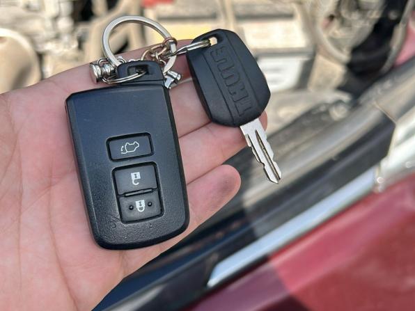 Toyota RAV4 IV (XA40) Рестайлинг с пробегом 2017 года, цена 2 759 000 рублей, 86842 км, внедорожник, Автокод Объявления