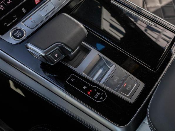 Audi Q8 I (4M) Рестайлинг с пробегом 2025 года, цена 14 290 000 рублей, 18 км, внедорожник, Автокод Объявления