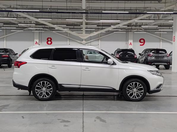 Mitsubishi Outlander III Рестайлинг 2 с пробегом 2015 года, цена 1 580 000 рублей, 181313 км, внедорожник, Автокод Объявления