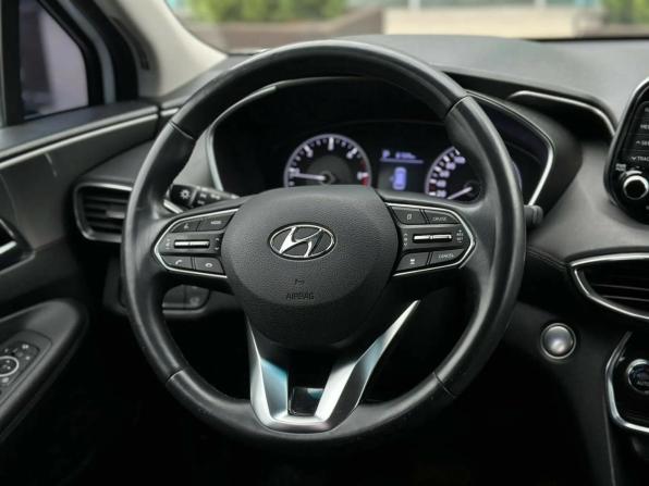 Hyundai Santa Fe III Рестайлинг с пробегом 2018 года, цена 2 025 000 рублей, 193221 км, внедорожник, Автокод Объявления
