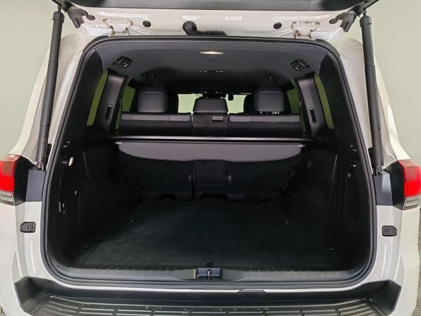 Toyota Land Cruiser 300 Series с пробегом 2022 года, цена 8 899 000 рублей, 104712 км, внедорожник, Автокод Объявления
