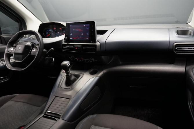 Peugeot Rifter I с пробегом 2020 года, цена 1 984 000 рублей, 156000 км, минивэн, Автокод Объявления