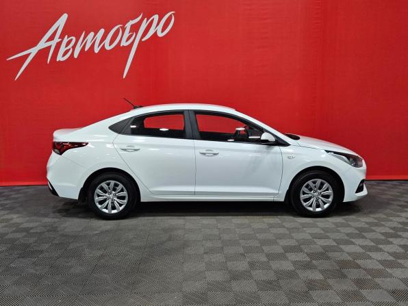Hyundai Solaris II с пробегом 2017 года, цена 1 049 000 рублей, 147481 км, седан, Автокод Объявления
