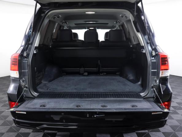 Toyota Land Cruiser 200 Series Рестайлинг 2 с пробегом 2018 года, цена 5 655 000 рублей, 334538 км, внедорожник, Автокод Объявления