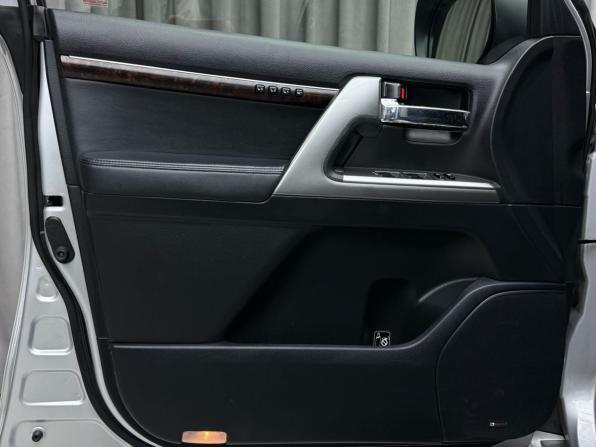 Toyota Land Cruiser 200 Series Рестайлинг 1 с пробегом 2013 года, цена 3 759 000 рублей, 244860 км, внедорожник, Автокод Объявления