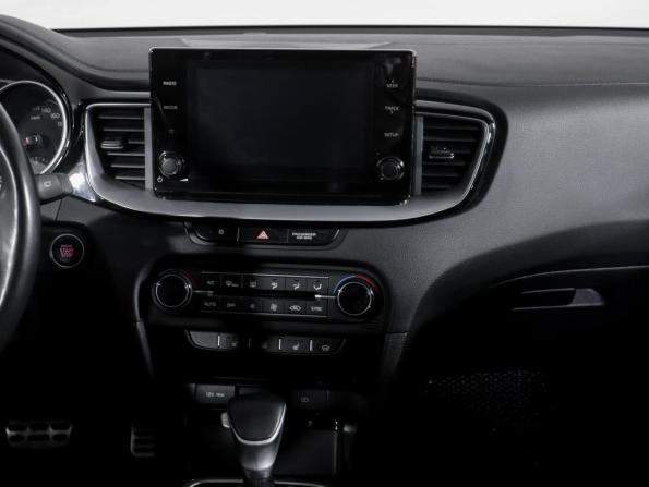 Kia Ceed III Рестайлинг с пробегом 2022 года, цена 2 250 000 рублей, 52613 км, универсал, Автокод Объявления