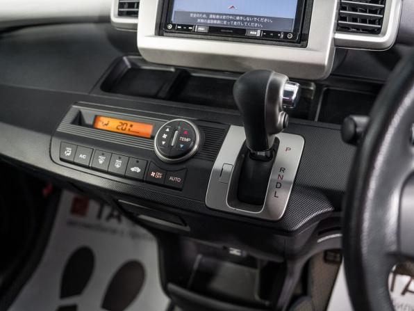 Honda Freed I Рестайлинг с пробегом 2012 года, цена 1 050 500 рублей, 127940 км, компактвэн, Автокод Объявления
