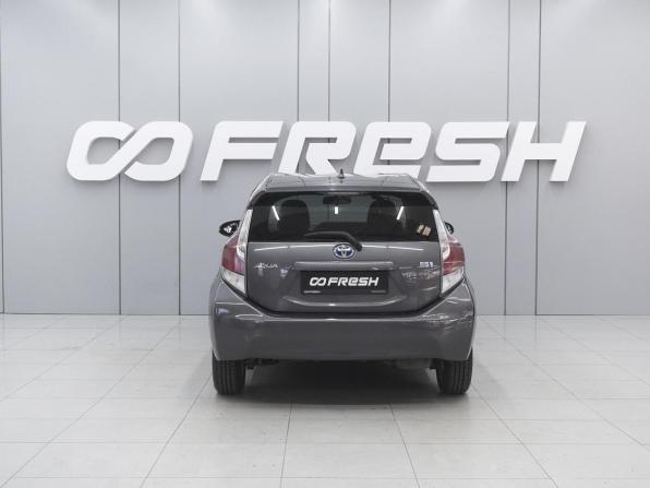 Toyota Aqua I Рестайлинг с пробегом 2015 года, цена 1 089 000 рублей, 150552 км, хэтчбек, Автокод Объявления