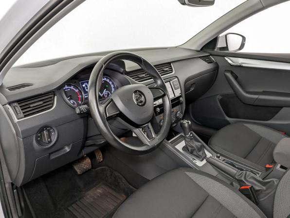 Skoda Octavia III (A7) Рестайлинг с пробегом 2020 года, цена 2 500 000 рублей, 48217 км, лифтбек, Автокод Объявления