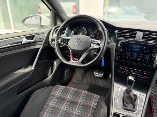 Volkswagen Golf GTI VII с пробегом 2015 года, цена 1 555 000 рублей, 191000 км, хэтчбек, Автокод Объявления