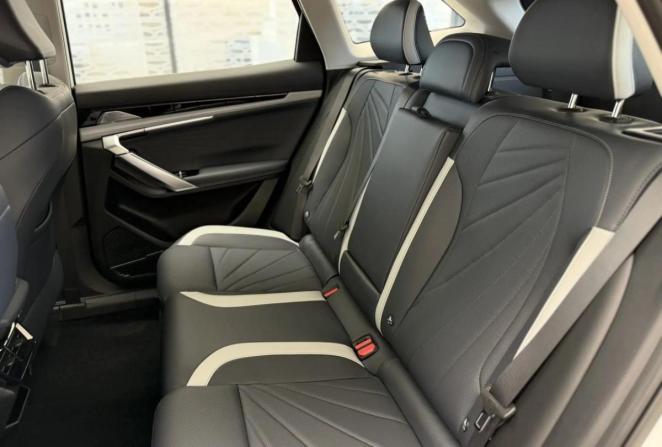 Новый Geely Atlas II 2026 года, цена 3 449 990 рублей, внедорожник, Автокод Объявления