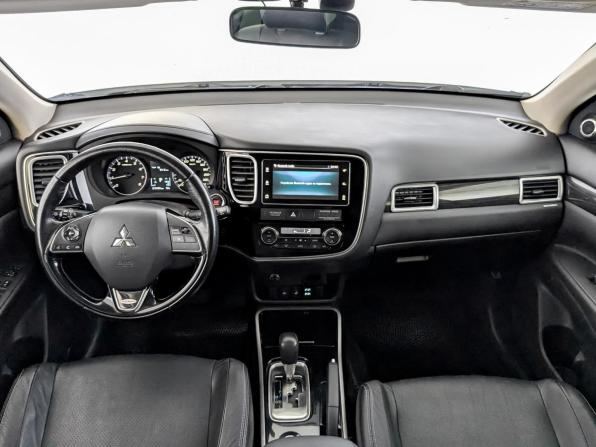 Mitsubishi Outlander III Рестайлинг 2 с пробегом 2018 года, цена 1 875 000 рублей, 213152 км, внедорожник, Автокод Объявления
