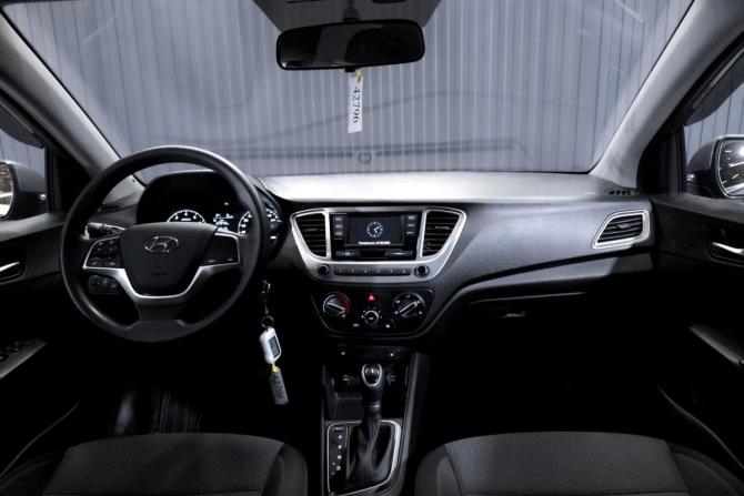 Hyundai Solaris II Рестайлинг с пробегом 2020 года, цена 1 699 999 рублей, 49468 км, седан, Автокод Объявления