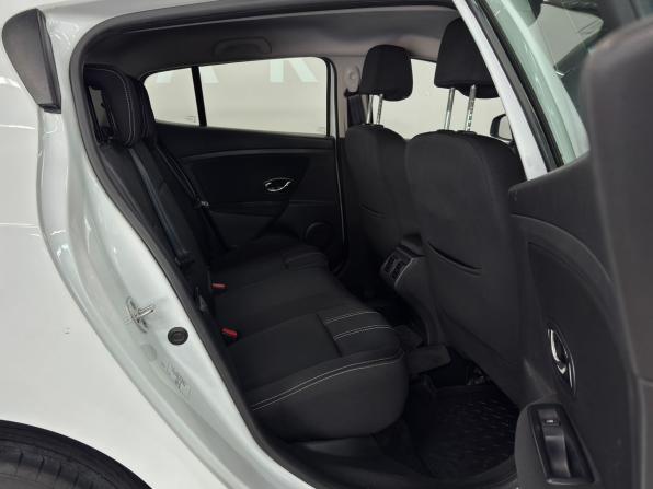 Renault Megane III Рестайлинг с пробегом 2014 года, цена 690 000 рублей, 184306 км, хэтчбек, Автокод Объявления