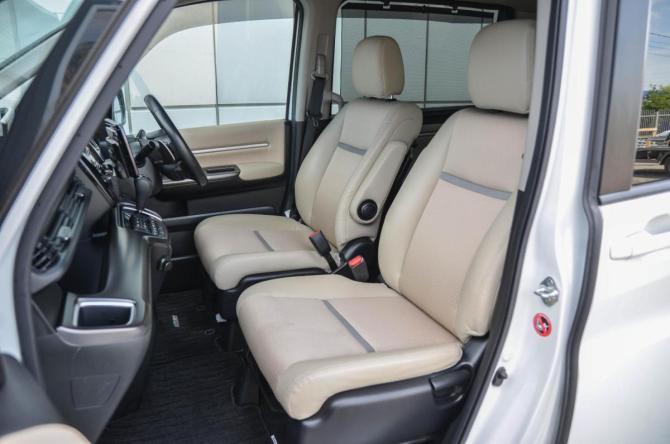 Honda Stepwgn V Рестайлинг с пробегом 2019 года, цена 2 740 000 рублей, 62322 км, минивэн, Автокод Объявления