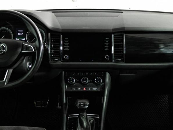 Skoda Kodiaq I с пробегом 2017 года, цена 1 859 585 рублей, 246253 км, внедорожник, Автокод Объявления
