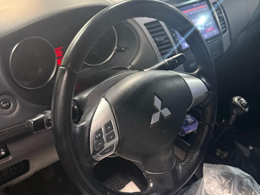 Mitsubishi Outlander II Рестайлинг Санкт-Петербург  - изображение 5