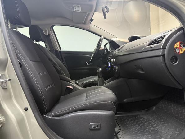 Renault Fluence I Рестайлинг с пробегом 2014 года, цена 950 000 рублей, 121989 км, седан, Автокод Объявления