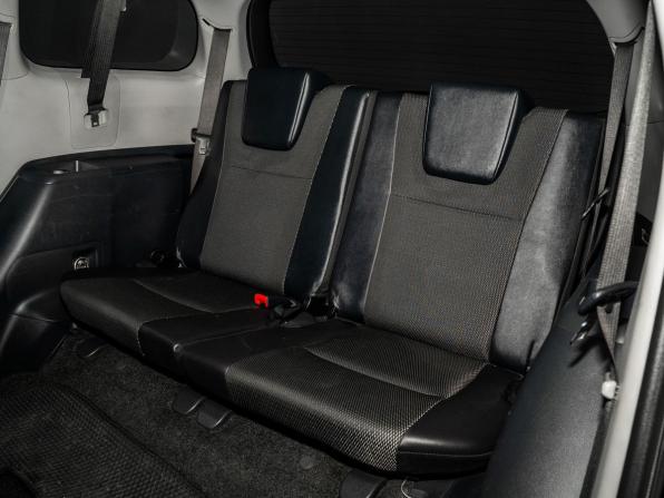 Toyota Wish II Рестайлинг с пробегом 2016 года, цена 1 600 000 рублей, 94949 км, минивэн, Автокод Объявления