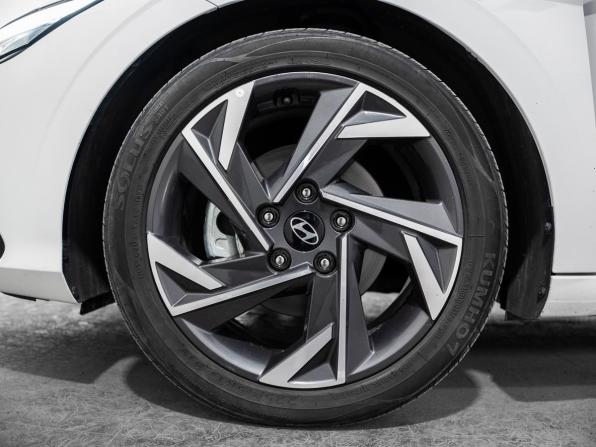 Hyundai Elantra VII (CN7) Рестайлинг с пробегом 2023 года, цена 1 950 500 рублей, 56078 км, седан, Автокод Объявления