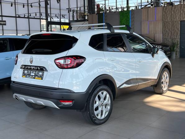 Renault Kaptur I с пробегом 2016 года, цена 1 590 000 рублей, 64100 км, внедорожник, Автокод Объявления