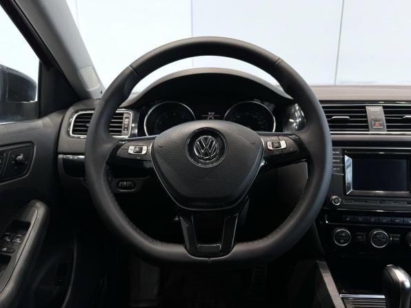 Volkswagen Jetta VI Рестайлинг с пробегом 2017 года, цена 1 399 000 рублей, 160384 км, седан, Автокод Объявления