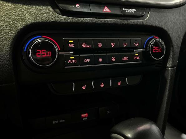 Kia Ceed III с пробегом 2021 года, цена 1 890 000 рублей, 65707 км, универсал, Автокод Объявления