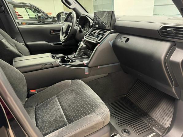 Toyota Land Cruiser 300 Series с пробегом 2021 года, цена 12 500 000 рублей, 10 км, внедорожник, Автокод Объявления