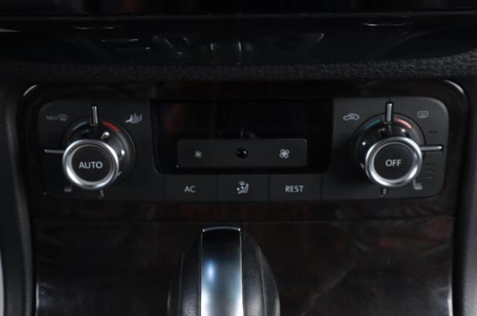 Volkswagen Touareg II с пробегом 2011 года, цена 1 699 000 рублей, 308000 км, внедорожник, Автокод Объявления