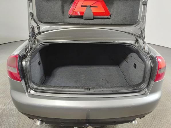 Audi A6 II (C5) Рестайлинг с пробегом 2002 года, цена 550 000 рублей, 308364 км, седан, Автокод Объявления