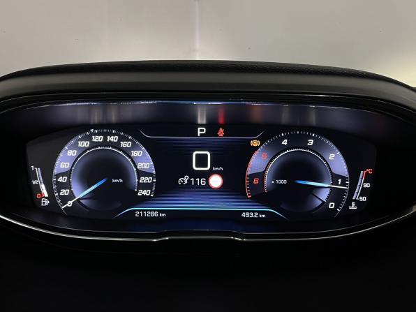 Peugeot 5008 II с пробегом 2018 года, цена 1 699 000 рублей, 211286 км, внедорожник, Автокод Объявления