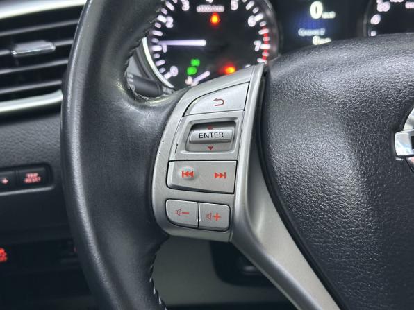 Nissan Qashqai II с пробегом 2017 года, цена 1 699 000 рублей, 106887 км, внедорожник, Автокод Объявления