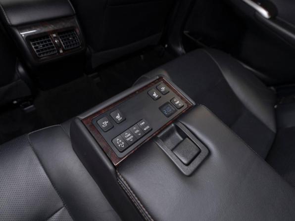 Toyota Camry VII (XV50) Рестайлинг с пробегом 2015 года, цена 2 080 000 рублей, 165987 км, седан, Автокод Объявления