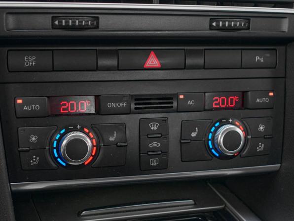 Audi A6 III (C6) Рестайлинг с пробегом 2009 года, цена 930 000 рублей, 269162 км, седан, Автокод Объявления