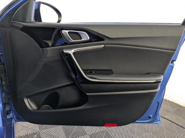 Kia Ceed III с пробегом 2020 года, цена 1 950 000 рублей, 47014 км, хэтчбек, Автокод Объявления
