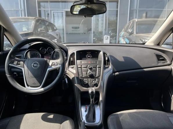 Opel Astra J с пробегом 2011 года, цена 652 000 рублей, 232939 км, хэтчбек, Автокод Объявления