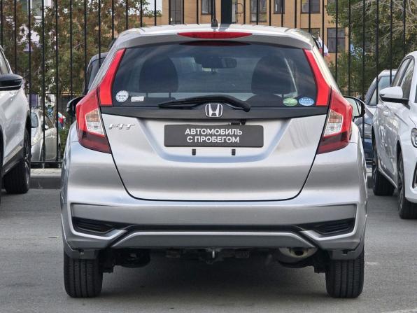 Honda Fit III Рестайлинг с пробегом 2018 года, цена 1 070 000 рублей, 109565 км, хэтчбек, Автокод Объявления
