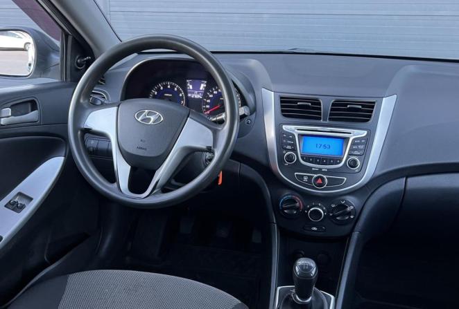 Hyundai Solaris I с пробегом 2012 года, цена 610 000 рублей, 127692 км, седан, Автокод Объявления