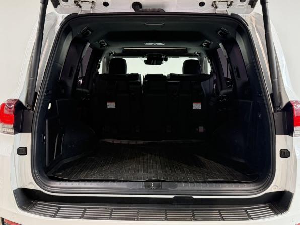 Toyota Land Cruiser 300 Series с пробегом 2021 года, цена 10 700 000 рублей, 99099 км, внедорожник, Автокод Объявления
