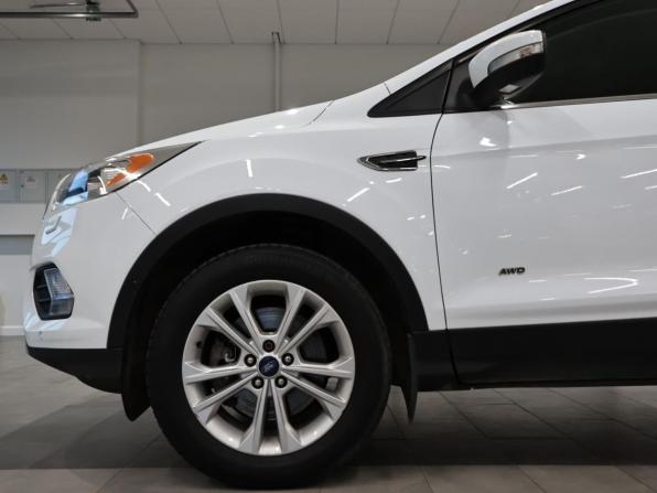 Ford Kuga II Рестайлинг с пробегом 2017 года, цена 1 650 000 рублей, 165864 км, внедорожник, Автокод Объявления