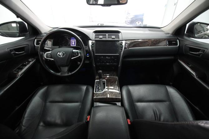 Toyota Camry VII (XV50) Рестайлинг 2 с пробегом 2018 года, цена 2 250 000 рублей, 210000 км, седан, Автокод Объявления