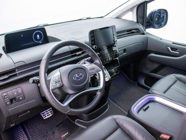 Hyundai Staria I с пробегом 2023 года, цена 5 500 000 рублей, 43435 км, минивэн, Автокод Объявления
