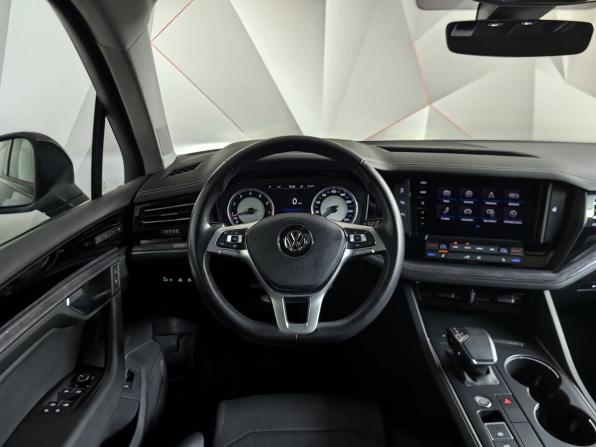Volkswagen Touareg III с пробегом 2018 года, цена 4 220 250 рублей, 94606 км, внедорожник, Автокод Объявления