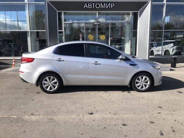 Kia Rio III Рестайлинг с пробегом 2015 года, цена 1 062 000 рублей, 180367 км, седан, Автокод Объявления