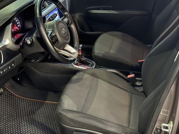 Kia Rio IV Рестайлинг с пробегом 2021 года, цена 1 540 000 рублей, 82225 км, седан, Автокод Объявления