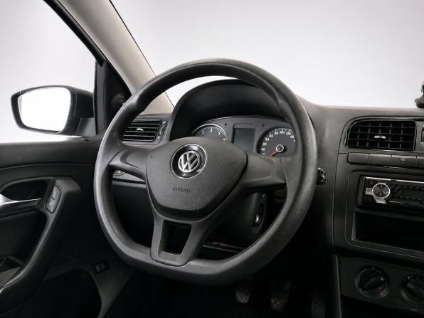 Volkswagen Polo V Рестайлинг с пробегом 2017 года, цена 729 000 рублей, 142788 км, седан, Автокод Объявления